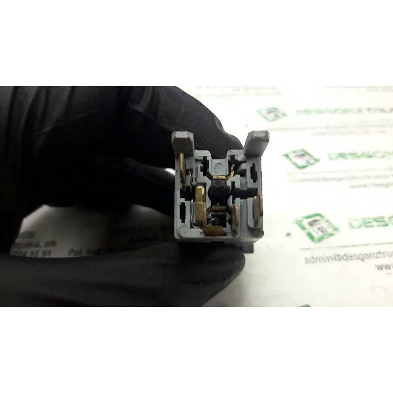 Recambio de boton antivaho para volkswagen passat berlina (3b2) comfortline referencia OEM IAM 2