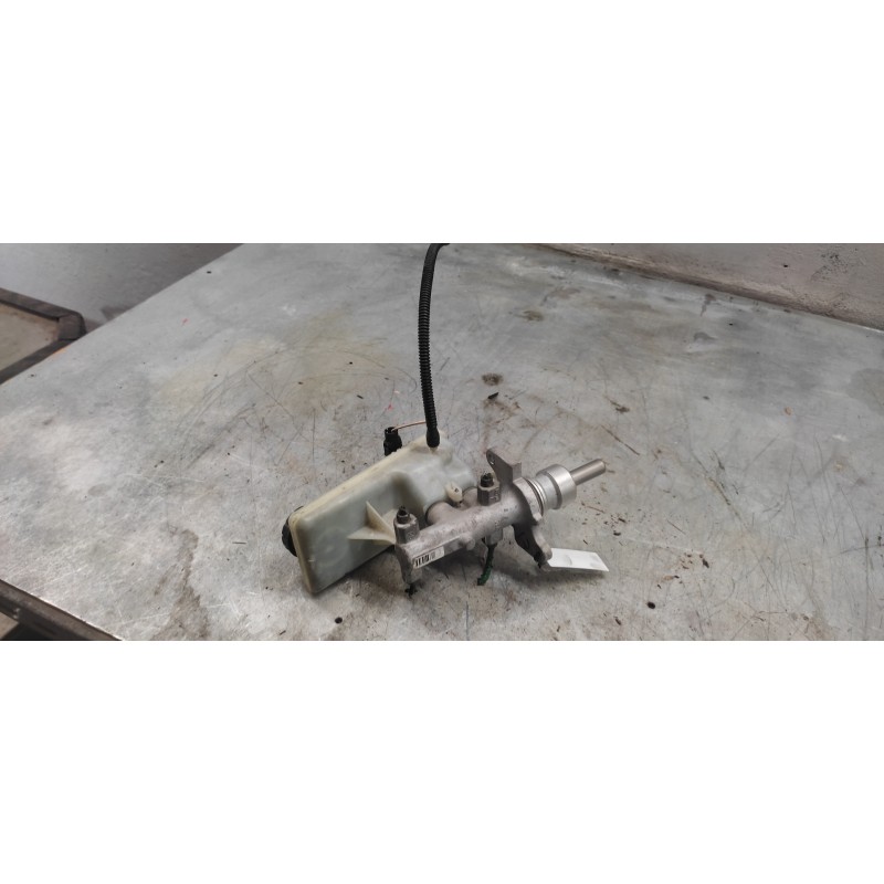 Recambio de bomba freno para nissan primastar (x83) combi 6 asientos batalla 2,78t referencia OEM IAM 32067008C - Blanco 3