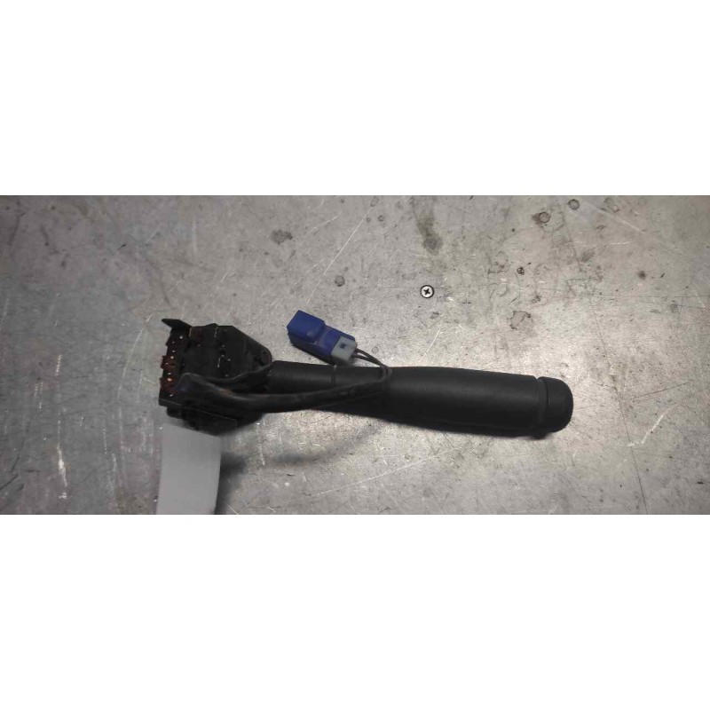 Recambio de mando intermitentes para nissan trade 100 chasis cabina referencia OEM IAM 2