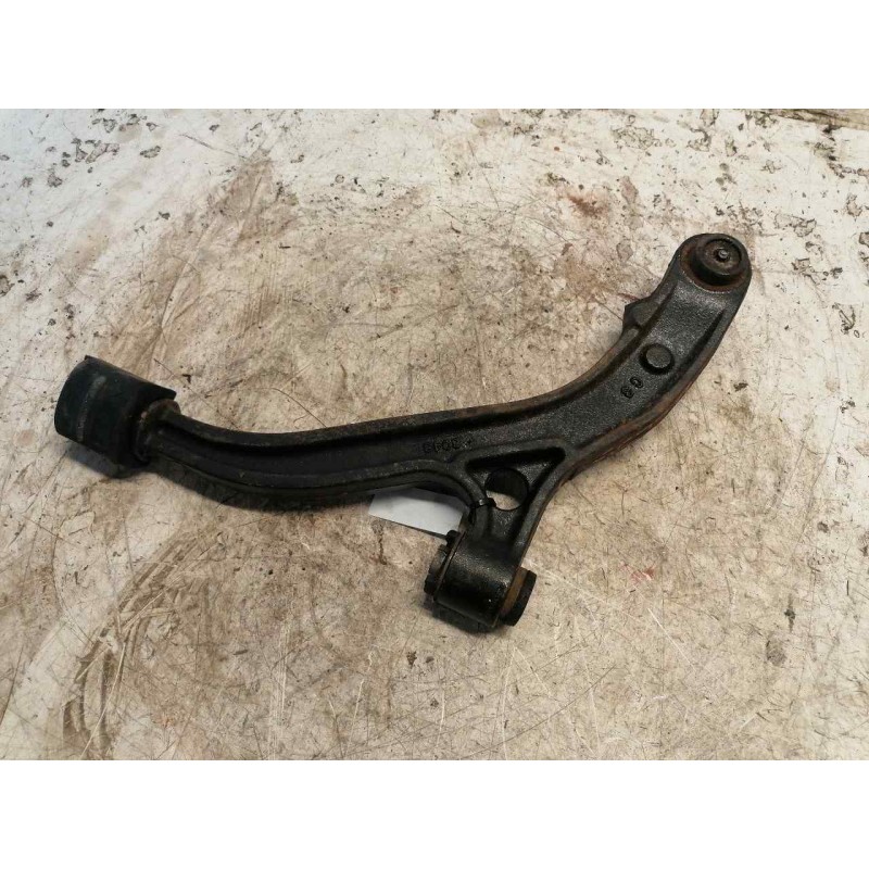 Recambio de brazo suspension inferior delantero derecho para chrysler voyager (gs) 2.5 td referencia OEM IAM 4684096 28814 2