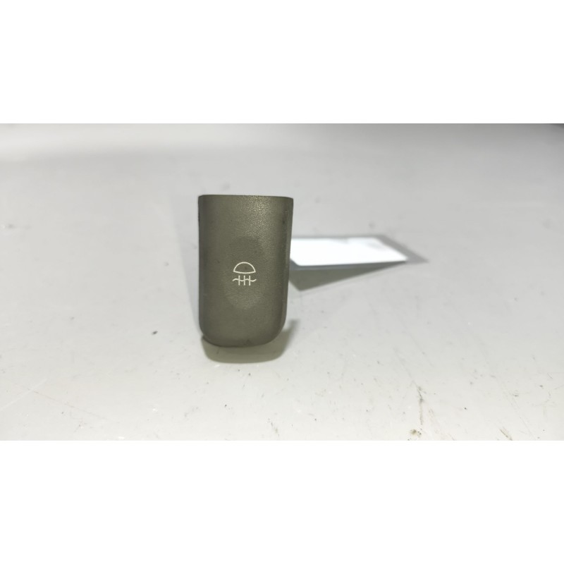 Recambio de boton antiniebla para nissan cabstar e 3.0 diesel referencia OEM IAM   