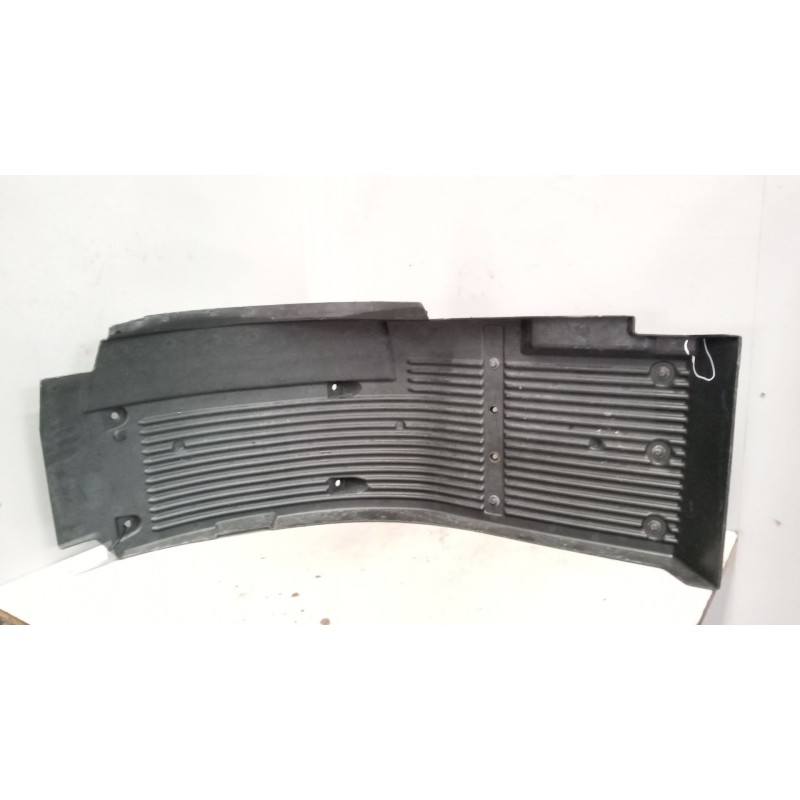 Recambio de guardabarros delantero izquierdo para volvo fh xxx 12.8 diesel referencia OEM IAM 82110404  