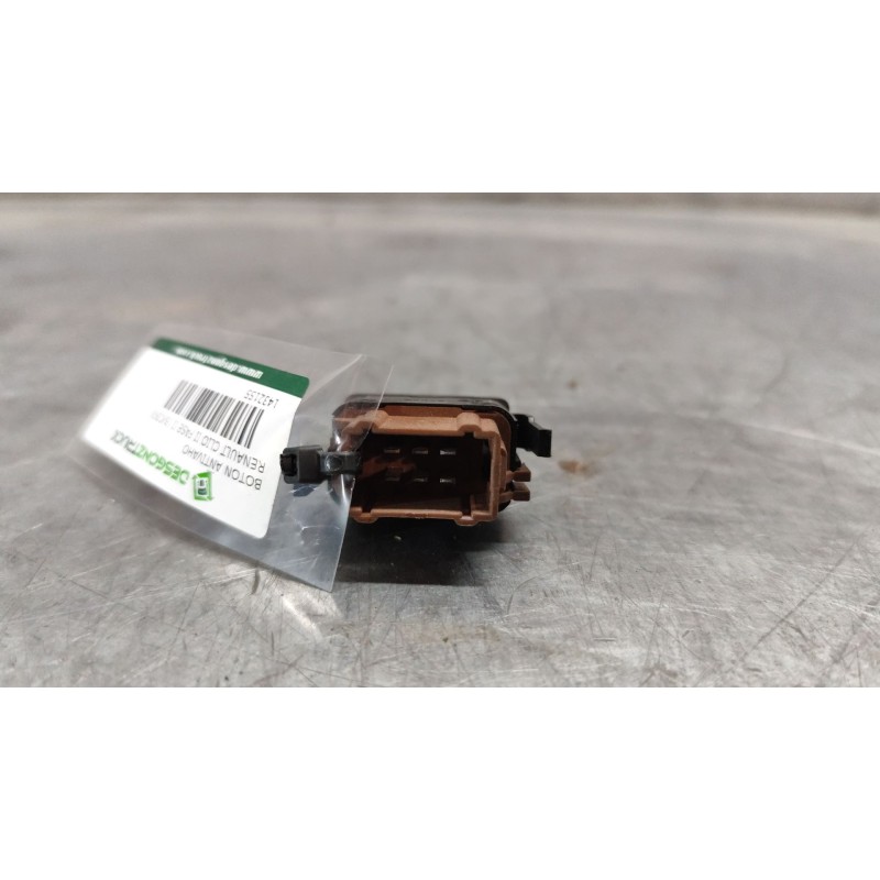 Recambio de boton antivaho para renault clio ii fase ii (b/cb0) authentique referencia OEM IAM  6 PINS - Blanco 2