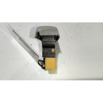 Recambio de boton antiniebla para nissan cabstar e 3.0 diesel referencia OEM IAM   