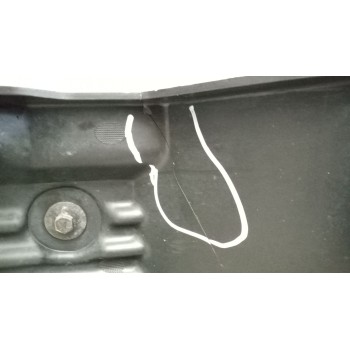 Recambio de guardabarros delantero izquierdo para volvo fh xxx 12.8 diesel referencia OEM IAM 82110404  
