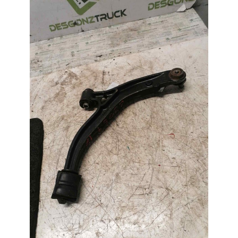 Recambio de brazo suspension inferior delantero izquierdo para chrysler voyager (gs) 2.5 td referencia OEM IAM 4684097 28814 3