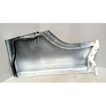 Recambio de moldura trasera cabina para volvo fh xxx 12.8 diesel referencia OEM IAM 82180201  DERECHA