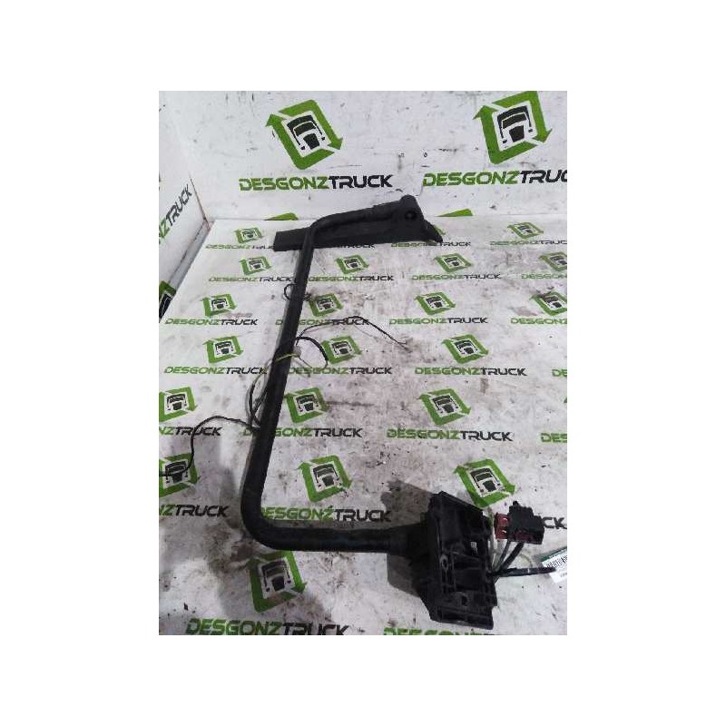 Recambio de brazo retrovisor derecho para renault premium route 2006 fas 4x2 larga distancia referencia OEM IAM 20707874 5010623