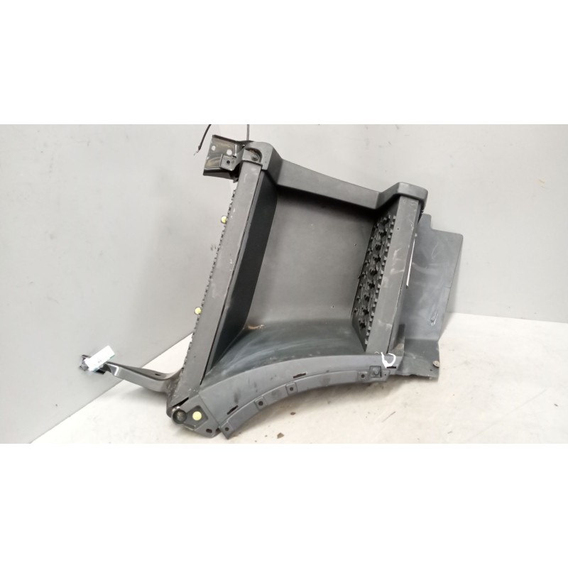 Recambio de paso rueda delantero derecho para volvo fh xxx 12.8 diesel referencia OEM IAM 82141521 ESTRIBO DERECHO 82690895