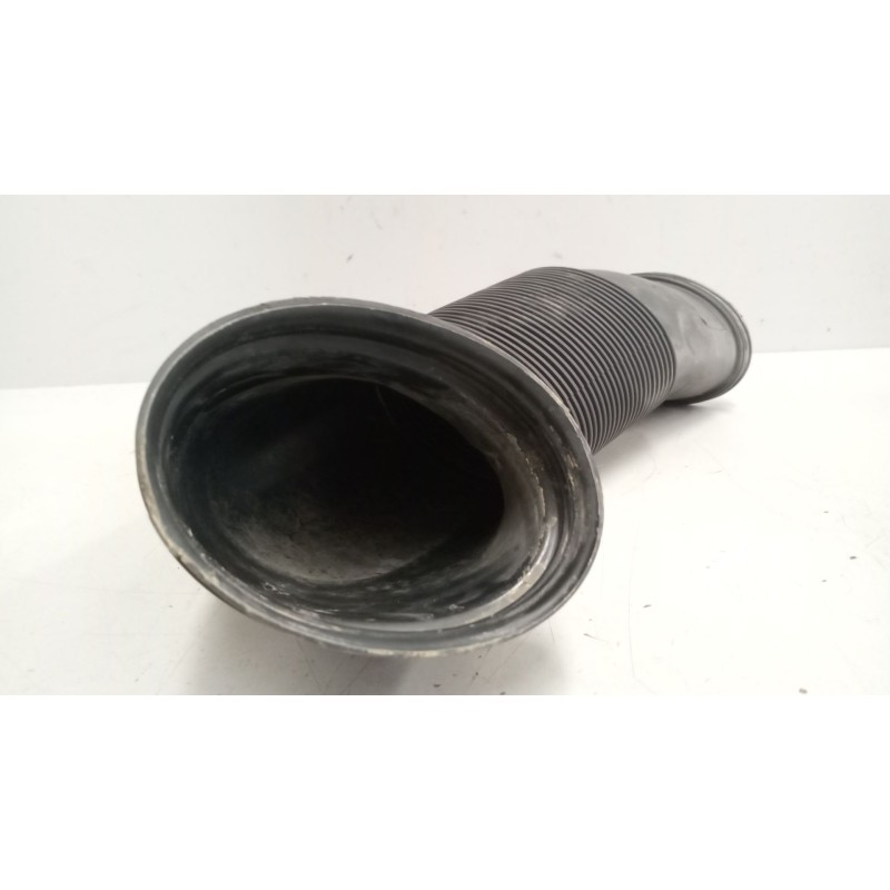 Recambio de tubo admision para iveco daily vi caja/chasis 35s16, 35c16, 40c16, 50c16, 60c16, 65c16, 70c16 referencia OEM IAM 580 - Blanco 2