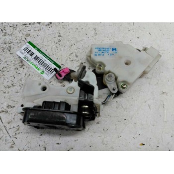 CERRADURA PUERTA TRASERA DERECHA 8255261U01 