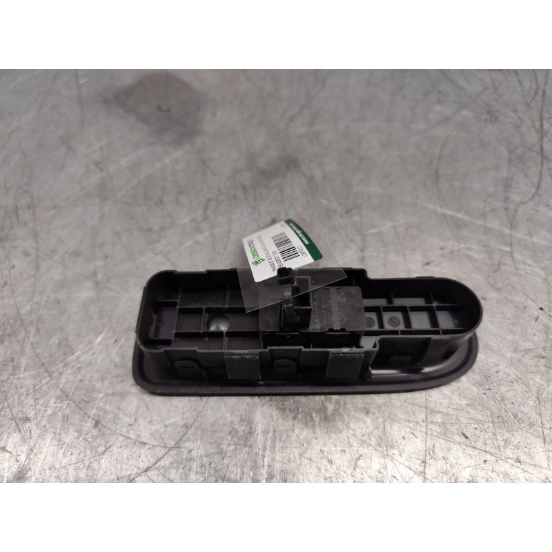 Recambio de mando elevalunas delantero derecho para peugeot 308 1.6 16v referencia OEM IAM 96565184 - Granate 2