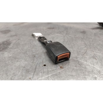 Recambio de enganche de cinturon delantero izquierdo para nissan primera (p11) 2.0 td referencia OEM IAM 868422F000  