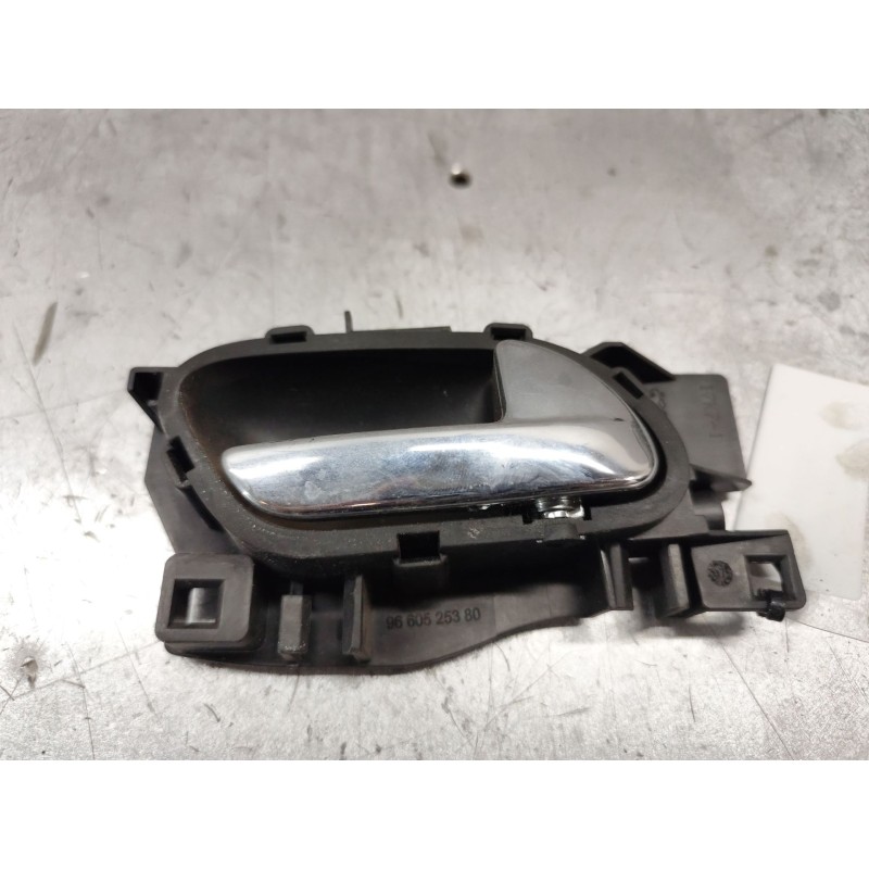 Recambio de maneta interior delantera derecha para peugeot 308 1.6 16v referencia OEM IAM   