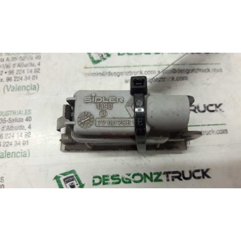 Recambio de piloto matricula para renault megane ii classic berlina confort authentique referencia OEM IAM 7700796163 3