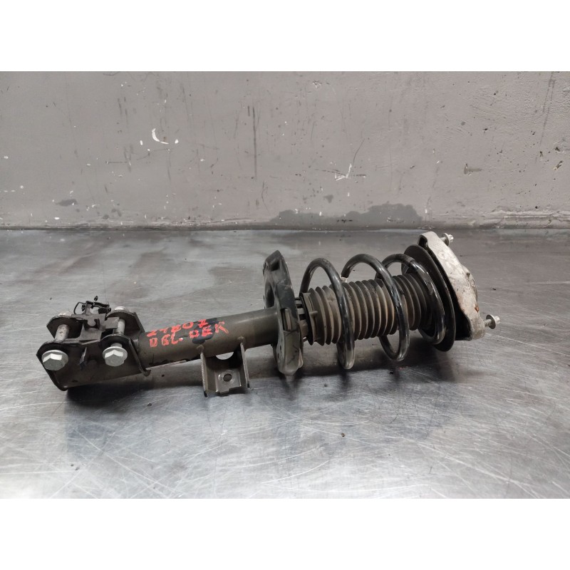 Recambio de amortiguador delantero derecho para infiniti q30 1.5 d referencia OEM IAM   