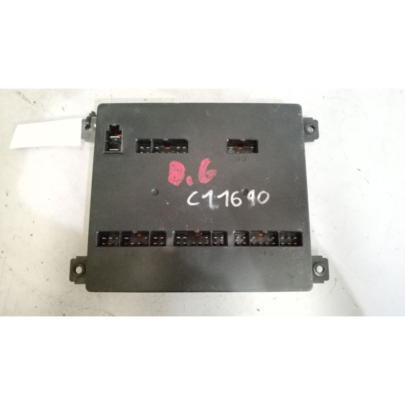 Recambio de caja reles / fusibles para nissan trade 100 chasis cabina referencia OEM IAM 24063G4900 - Blanco 4