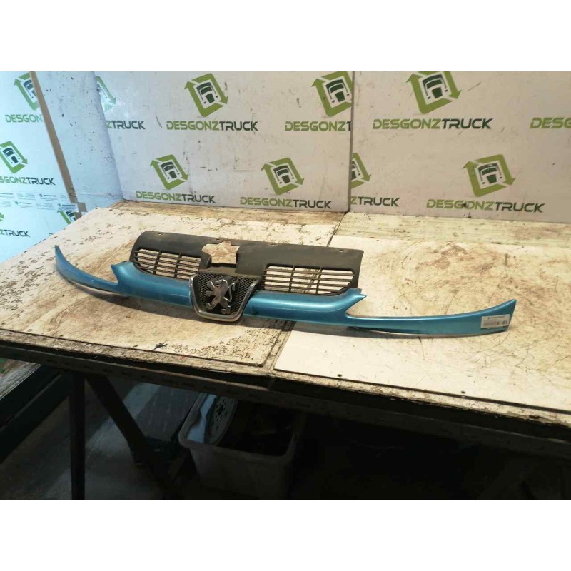 Recambio de rejilla delantera para peugeot 206 berlina xs referencia OEM IAM 2