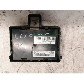 CAJA RELES / FUSIBLES 8200652284 80543305 