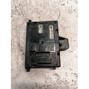 Recambio de caja reles / fusibles para renault clio iii 1.2 16v referencia OEM IAM 8200652284 80543305 