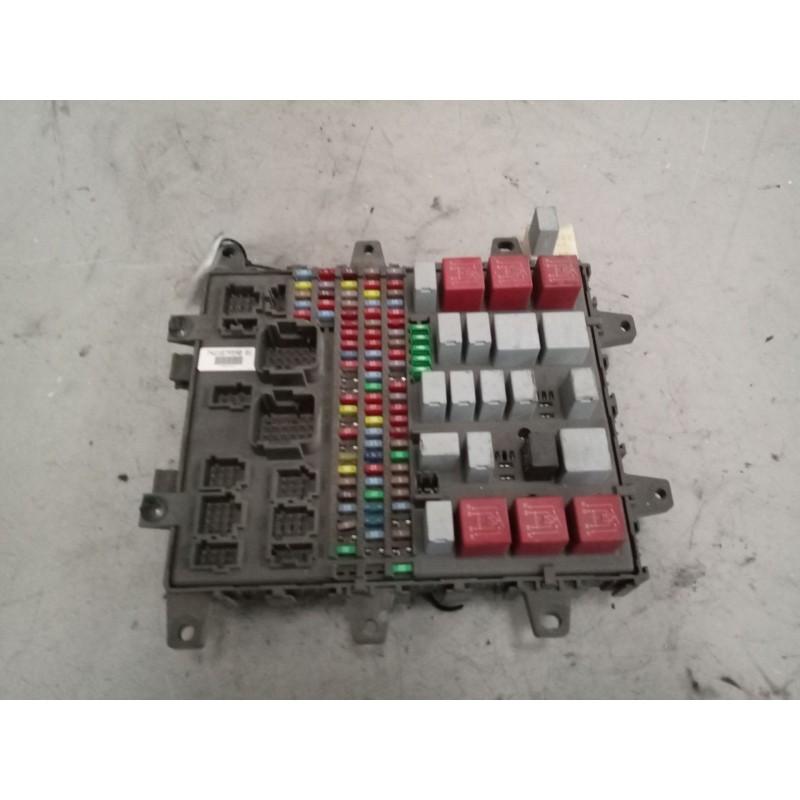 Recambio de caja reles / fusibles para renault premium distribution referencia OEM IAM 7421079590  