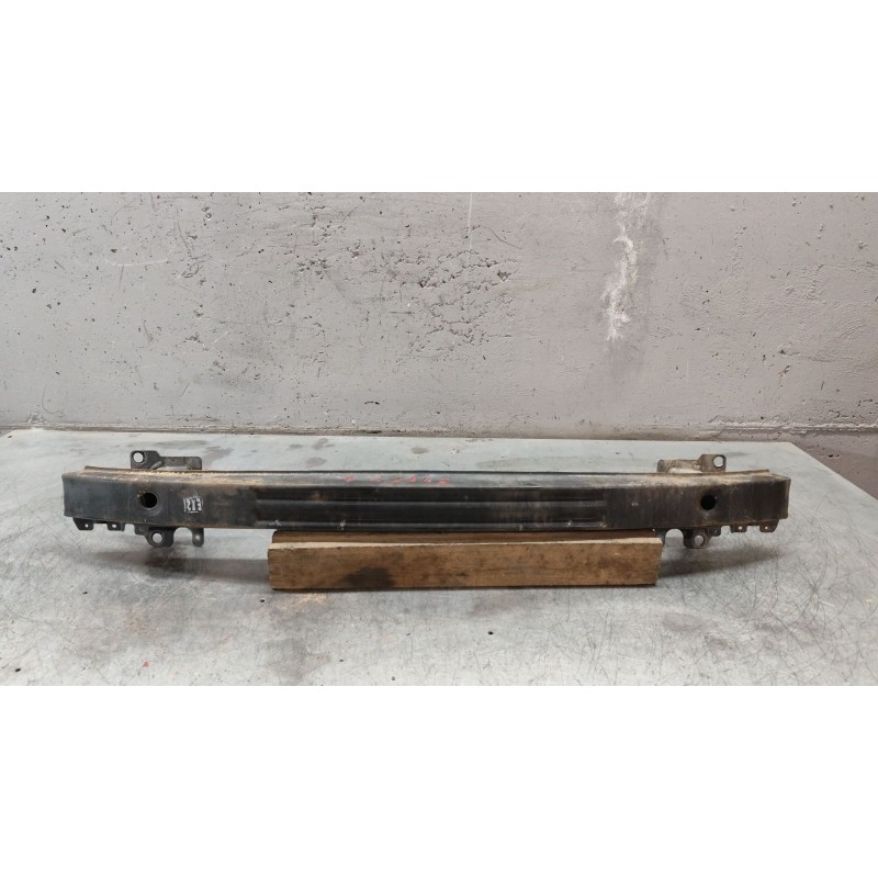 Recambio de refuerzo paragolpes delantero para volkswagen polo berlina (6n1) básico referencia OEM IAM   