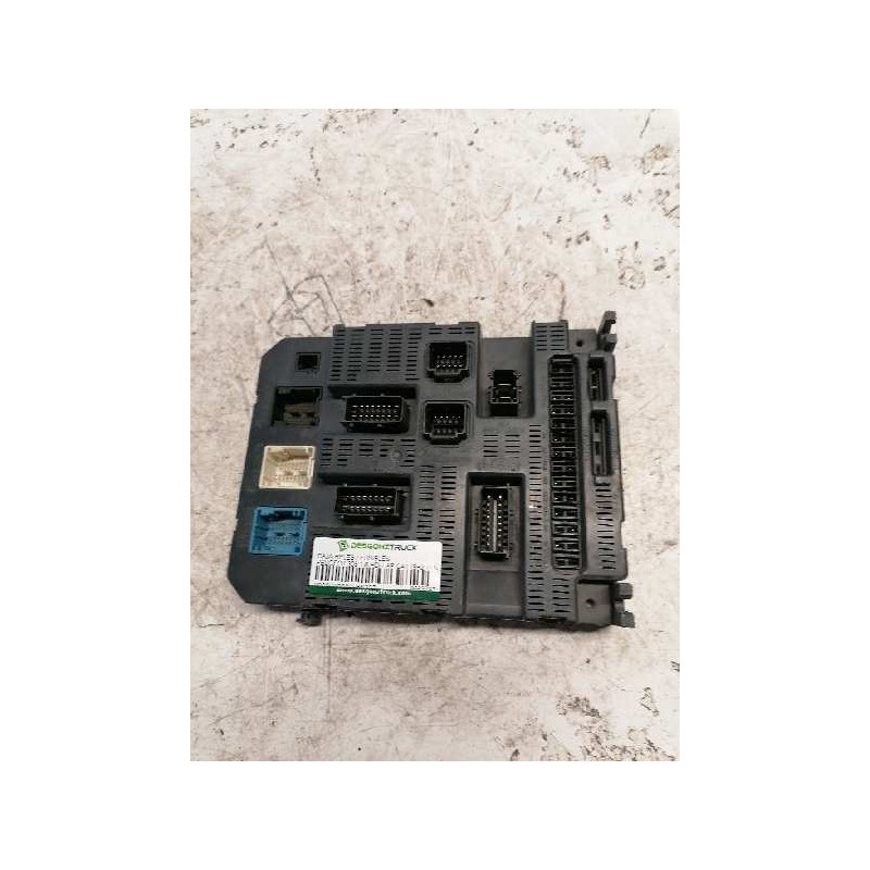 Recambio de caja reles / fusibles para peugeot 308 1.6 hdi fap cat (9hz / dv6ted4) referencia OEM IAM 9663798180 2503242020108 B