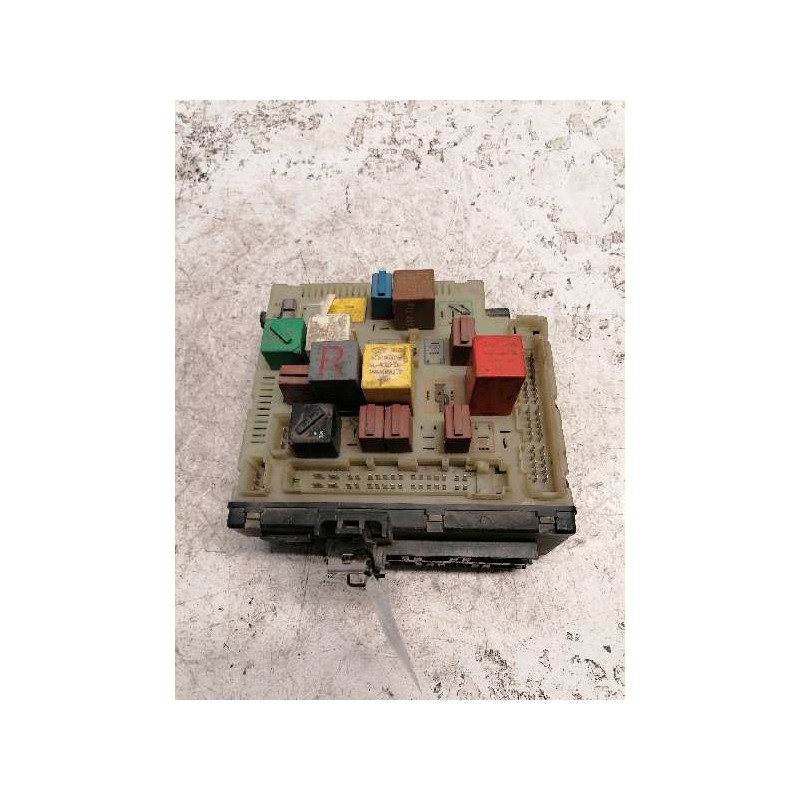 Recambio de caja reles / fusibles para ford escort berl./turnier 1.8 turbodiesel cat referencia OEM IAM 97AG14A073EB