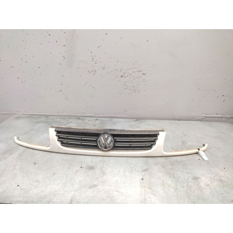 Recambio de rejilla delantera central para volkswagen polo berlina (6n1) básico referencia OEM IAM - Blanco 3