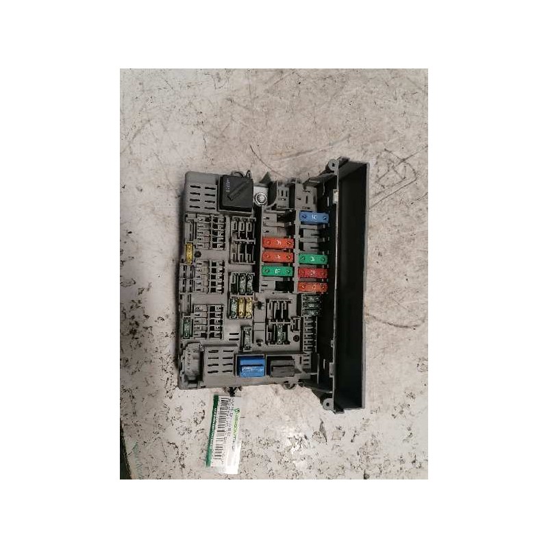 Recambio de caja reles / fusibles para bmw serie 3 berlina (e90) 2.0 16v diesel referencia OEM IAM 690660703 MS2005022490216680