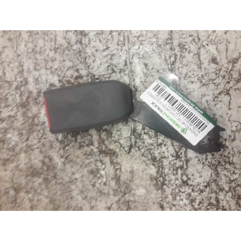 Recambio de enganche de cinturon delantero izquierdo para mitsubishi l 200 (k6/7) 2500 td american spirit (4-ptas.) referencia O - Verde