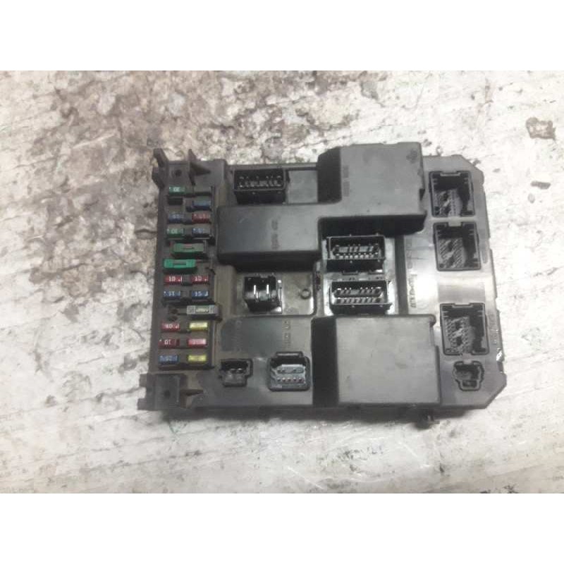 Recambio de caja reles / fusibles para peugeot 307 break / sw (s1) 2.0 16v hdi fap cat (rhr / dw10bted4) referencia OEM IAM 9651 - Blanco