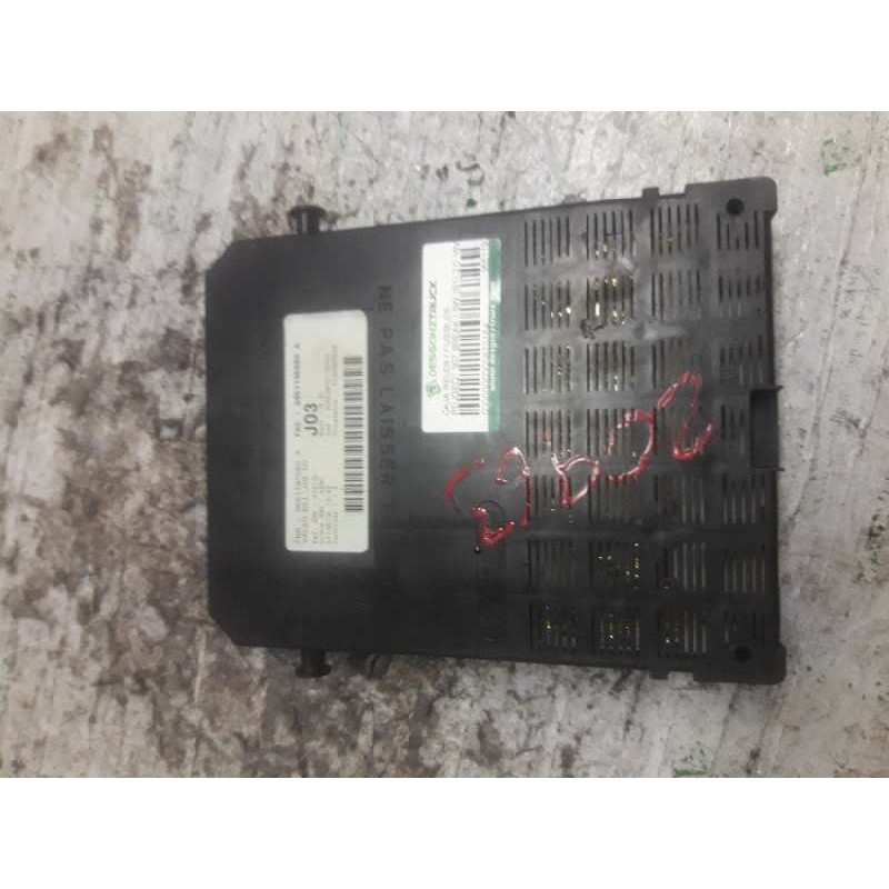 Recambio de caja reles / fusibles para peugeot 307 break / sw (s1) 2.0 16v hdi fap cat (rhr / dw10bted4) referencia OEM IAM 9651 - Blanco 2