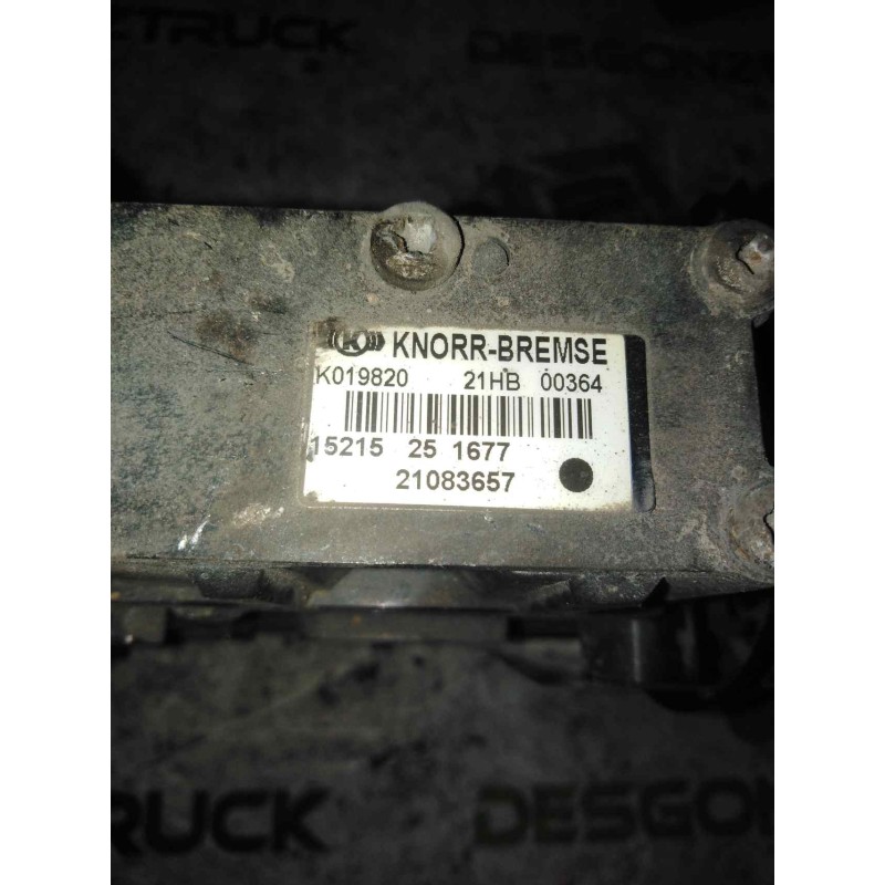 Recambio de valvula aire para renault serie t fg 4x2 cabina high-sleeper referencia OEM IAM 21083657 K019820 - Rojo 2