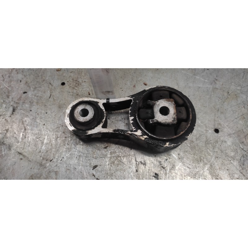 Recambio de soporte motor para nissan primastar (x83) combi 6 asientos batalla 2,78t referencia OEM IAM - Blanco 2