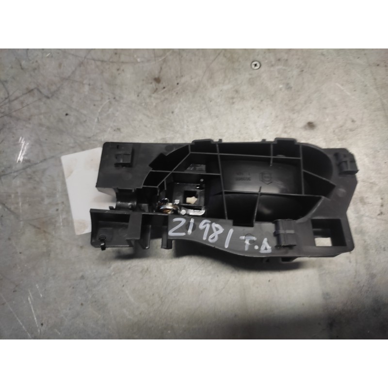 Recambio de maneta interior trasera derecha para peugeot 208 style referencia OEM IAM 96555516 2