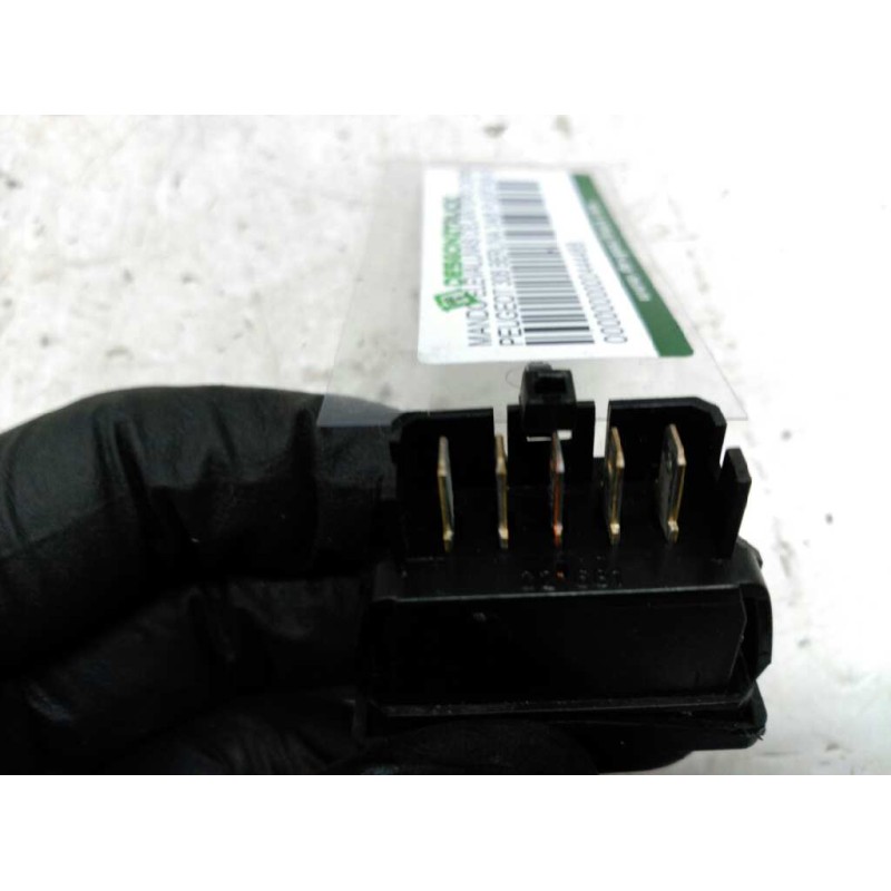 Recambio de mando elevalunas delantero derecho para peugeot 306 berlina 3/4/5 puertas (s2) style referencia OEM IAM 2