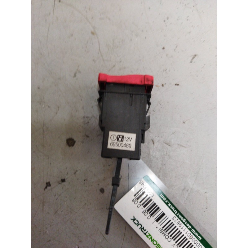 Recambio de warning para iveco daily combi referencia OEM IAM 69500489 - Blanco 2