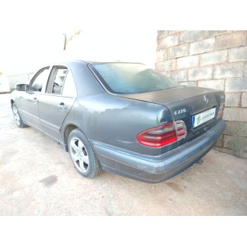 mercedes-benz clase e (w210) berlina diesel del año 2000