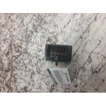 Recambio de warning para dacia logan laureate referencia OEM IAM 2517405 8 PINS 