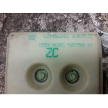 Recambio de pantalla multifuncion para opel zafira a elegance referencia OEM IAM 13106242 7540777960305A 5WK70051
