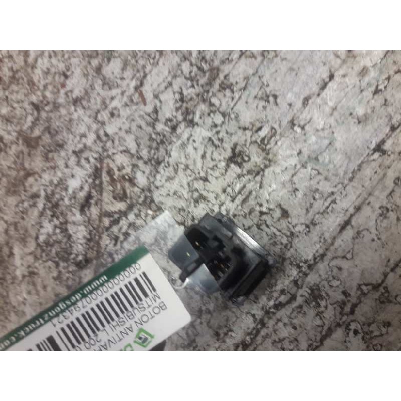 Recambio de boton antivaho para mitsubishi l 200 (k6/7) 2500 td american spirit (4-ptas.) referencia OEM IAM 95060 6 PINS - Verde 2