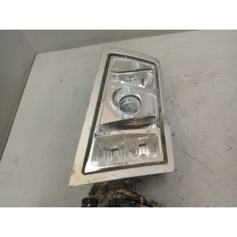 Recambio de faro izquierdo para volvo fh xxx referencia OEM IAM 21001663  