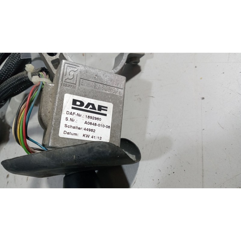 Recambio de mando intermitentes para daf serie xf105.460 12.9 diesel referencia OEM IAM 1892960 - Blanco 2
