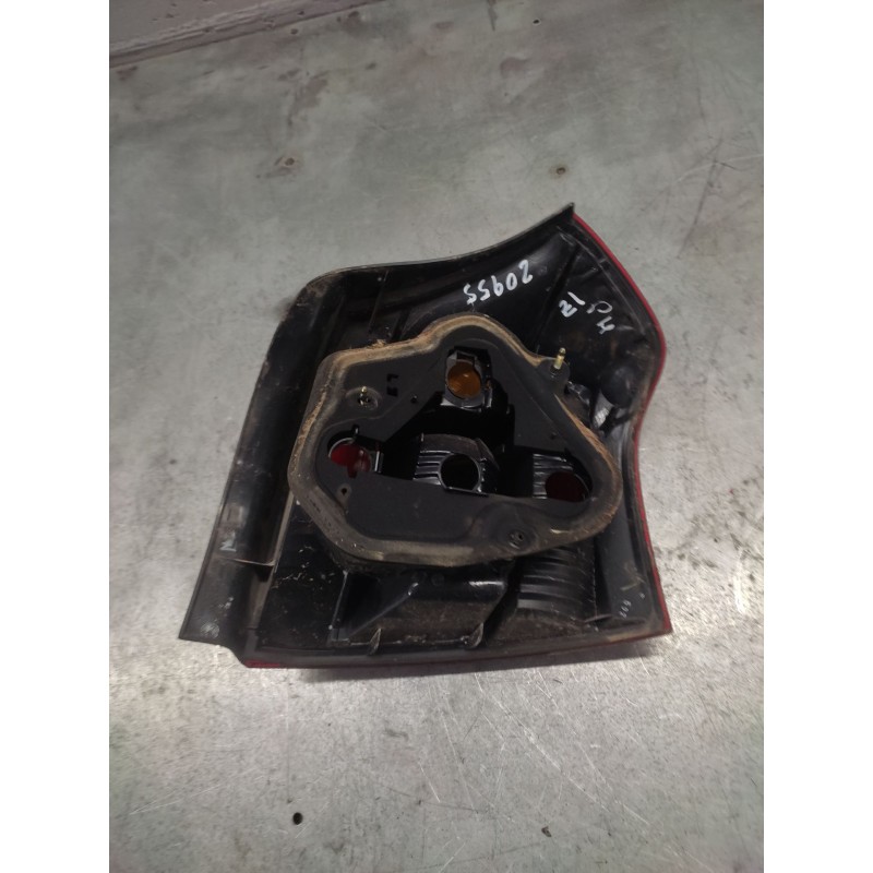 Recambio de piloto trasero izquierdo para toyota corolla (e12) 1.6 linea luna berlina referencia OEM IAM - Gris 2