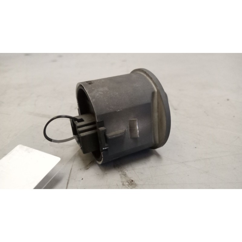 Recambio de mando luces para iveco eurocargo 05.03  5.9 diesel referencia OEM IAM 504317405 - Blanco 2