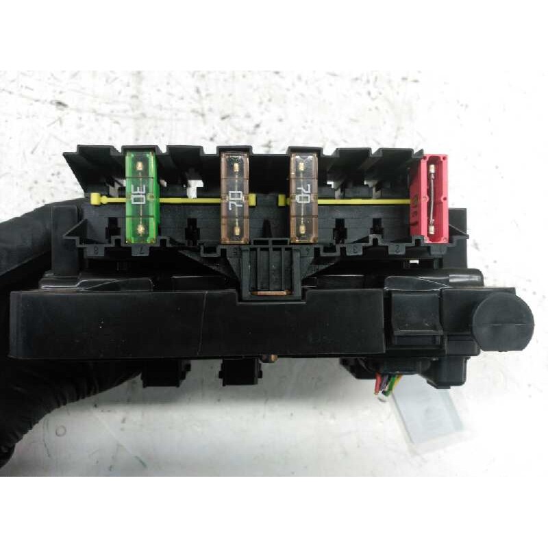 Recambio de caja reles / fusibles para peugeot 206 sw x-line refri referencia OEM IAM 6556Z1 - Gris 4