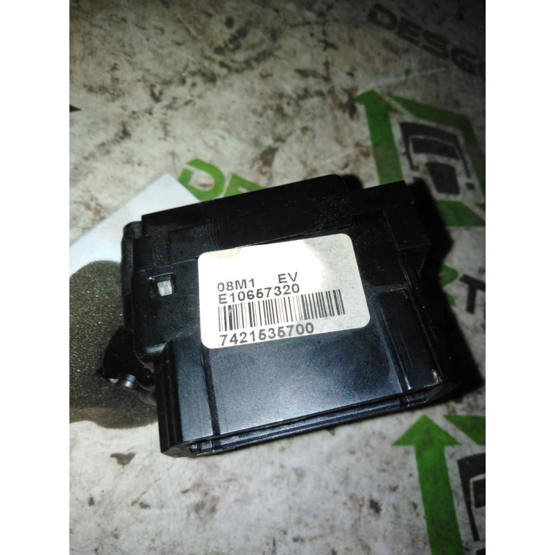 Recambio de mando limpia para renault magnum ab 2005 cabina adel.tractor semirr. 4x2 4xx.18 gran espacio referencia OEM IAM 7421 - Blanco 3