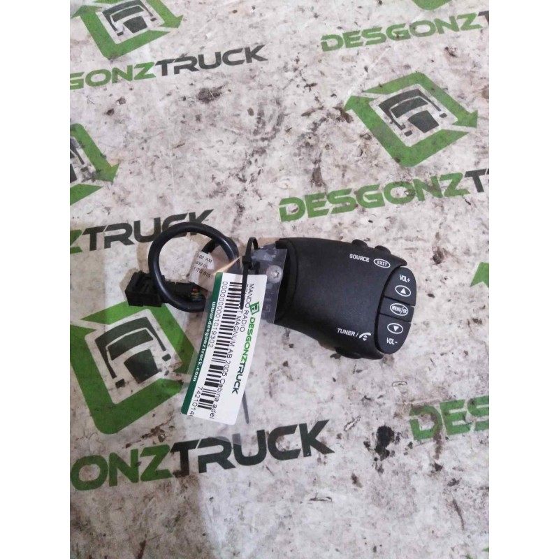 Recambio de mando radio para renault magnum ab 2005 cabina adel.tractor semirr. 4x2 4xx.18 gran espacio referencia OEM IAM 74210 - Blanco
