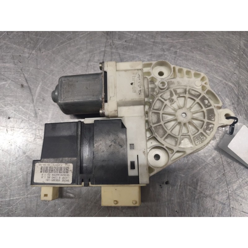 Recambio de motor elevalunas delantero izquierdo para peugeot 307 (s1) xs referencia OEM IAM 996385101 997832101 20/6 PINS 2